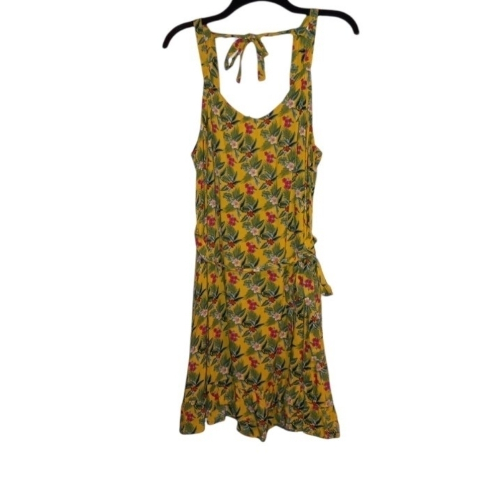 Discovery thred story yellow tied dress